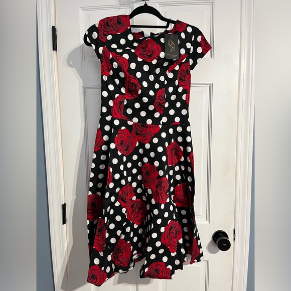 Women’s dress - Picture 4 of 6